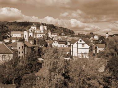 Eski şehrin tarihi kısmı. Eski kasaba, merkez cadde. Dönüşüm Katedrali. St. Stanislaus Katolik Kilisesi. Nicholas Katedrali (Fransisken Manastırı). Eski büyük kilise.