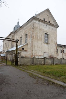 St. Nicholasdaki manastır. Büyük eski ortodoks kilisesi..