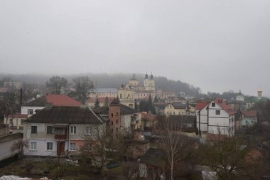 Eski şehrin tarihi kısmı. Eski kasaba, merkez cadde. Dönüşüm Katedrali. St. Stanislaus Katolik Kilisesi. Nicholas Katedrali (Fransisken Manastırı). Eski büyük kilise.