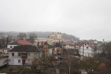 Eski şehrin tarihi kısmı. Eski kasaba, merkez cadde. Dönüşüm Katedrali. St. Stanislaus Katolik Kilisesi. Nicholas Katedrali (Fransisken Manastırı). Eski büyük kilise.