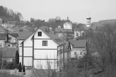 Eski şehrin tarihi kısmı. Eski kasaba binaları. St. Nicholas Katedrali (Fransisken Manastırı). Eski büyük kilise. 