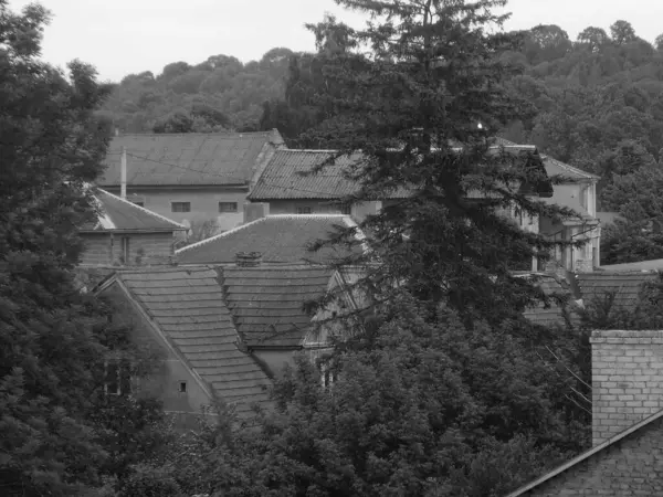 Eski kasabanın küçük bir caddesi. Eski şehrin tarihi kısmı. Eski kasabanın tarihi merkezi. Eski, yerleşim yeri, köy evi. Eski kasabanın kenar mahalleleri.          