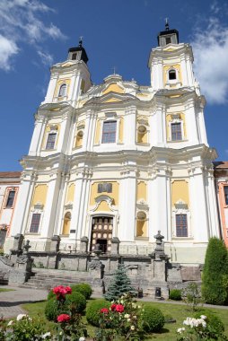 Eski şehrin tarihi kısmı. Dönüşüm Katedrali..