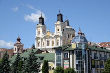 Eski şehrin tarihi kısmı. Dönüşüm Katedrali..