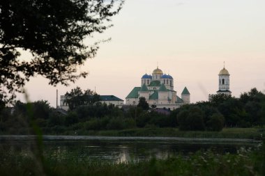 Kutsal Üçlü Manastırı Genel Manastırı