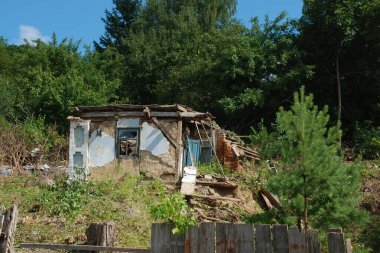 Eski harap olmuş özel ev