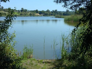 Ikva Nehri, Styr 'ın (Dinyeper Havzası) sağ koludur.) 