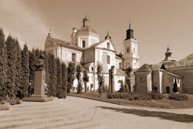 Şekil Değiştirme Katedrali.