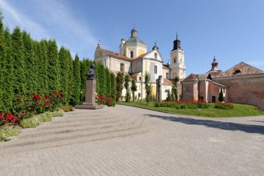 Şekil Değiştirme Katedrali.