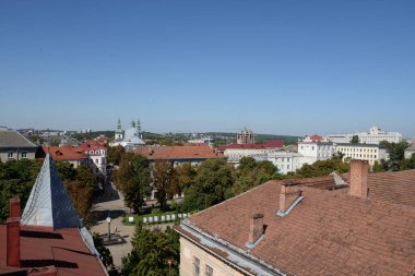 Eski kasabada Noel ağacı. Noel ağacı, eski kasaba.