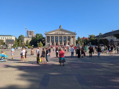 Köşedeki tiyatro meydanı Ternopil.Ukrayna