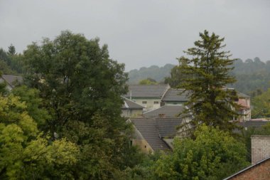 Taşra şehrinin kenar mahalleleri.