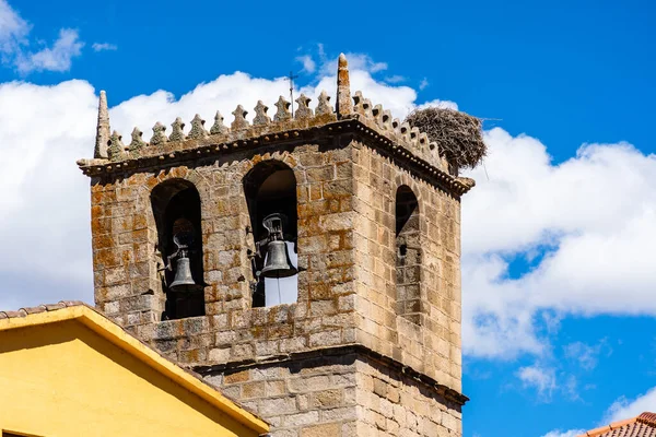 Παλιός Πύργος Εκκλησίας Φωλιά Πελαργού Άποψη Στον Γαλάζιο Ουρανό Avila — Φωτογραφία Αρχείου