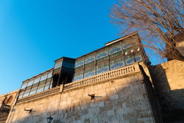 Salamanca, İspanya - 14 Ocak 2022: Casa Lis, Art Deco ve Art Nouveau Müzesi. Dış görünüm
