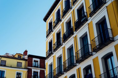 Madrid 'in merkezinde eski bir yerleşim yeri. Gayrimenkul, yenileme ve bakım kavramları