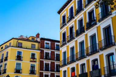 Madrid 'in merkezinde eski bir yerleşim yeri. Gayrimenkul, yenileme ve bakım kavramları