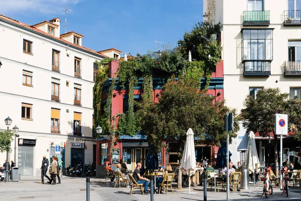 Madrid España Noviembre 2020 Gente Disfrutando Sentada Terraza Bar Soleado — Foto de Stock