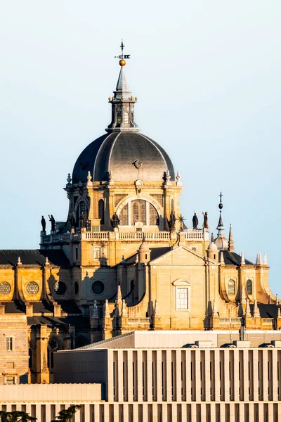 Catedral Almudena Madrid Vista Perto Com Lente Telefoto Catedral Santa — Fotografia de Stock