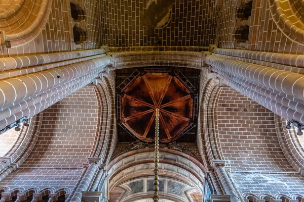 埃沃拉 葡萄牙 2022年6月30日 埃沃拉大教堂 主立面蓝天的低角度视图 葡萄牙Alentejo — 图库照片