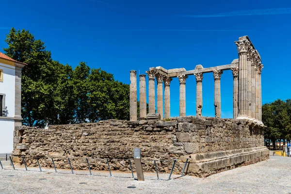 Ρωμαϊκός Ναός Της Diana Στην Evora Alentejo Πορτογαλία Στήλες Κεφαλαία — Φωτογραφία Αρχείου
