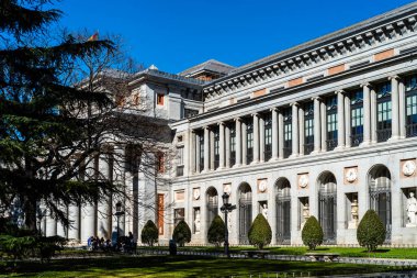 Madrid, İspanya - 19 Mart 2023: Prado Müzesi Girişi. Şehrin ana simgelerinden biridir.