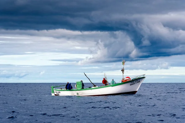 Ponta Delgada Portugalsko Července 2022 Tradiční Rybářská Loď Plující Pod — Stock fotografie