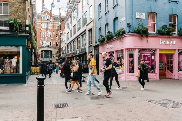 London Αυγούστου 2019 Άποψη Της Οδού Carnaby Είναι Μια Πεζοδρομημένη — Φωτογραφία Αρχείου