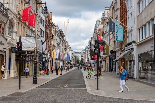 stock image London, UK - August 27, 2023: View of luxurious Bond Street in the West End. It is one of the most expensive and sought after areas of real estate in Europe, with prestigious and expensive shops