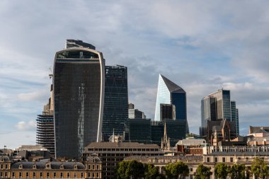 Londra, İngiltere - 26 Ağustos 2023: Thames Nehri Kenti