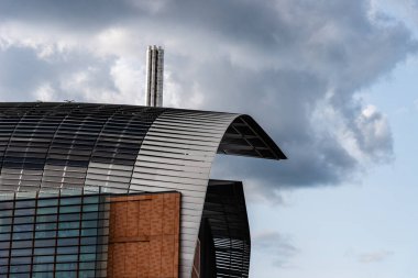 Londra, İngiltere - 25 Ağustos 2023: Francis Crick Enstitüsü 'nün St Pancras' taki gelecekteki metalik çatısının ayrıntıları