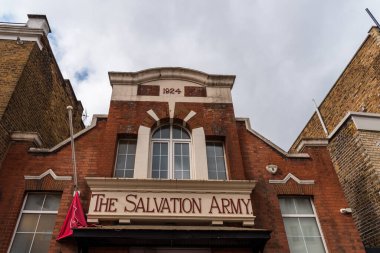 Londra, İngiltere - 26 Ağustos 2023: The Salvation Army building in Portobello Road, Notting Hill