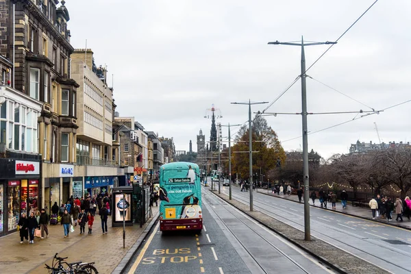 Edinburgh Grudnia 2023 Princess Street Czasie Świąt Bożego Narodzenia — Zdjęcie stockowe