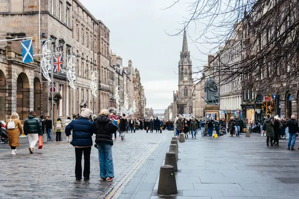 Edinburgh Grudnia 2023 Royal Mile Okresie Świątecznym — Zdjęcie stockowe