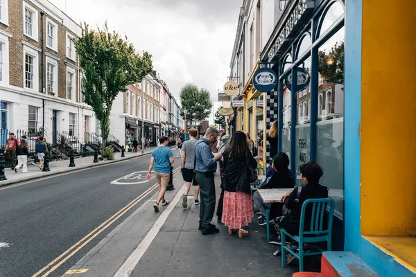Λονδίνο Ηνωμένο Βασίλειο Αυγούστου 2023 Street Scene Πεζοδρόμιο Cafe Portobello — Φωτογραφία Αρχείου