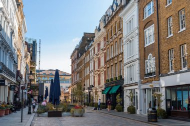 Londra, İngiltere - 27 Ağustos 2023: Londra Covent Garden bölgesinde yol