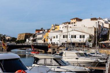 Ciutadella, İspanya - 13 Mayıs 2024: Ciutadella 'nın Eski Kasabası Limanı