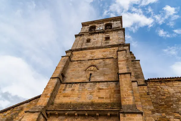 Aguilar de Campoo 'daki San Miguel Koleji Kilisesi, Palencia, İspanya.