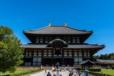 Nara, Japonya - 14 Ağustos 2024: Todai-ji Tapınağı, Nara. Budist tapınağı. Dış görünüm