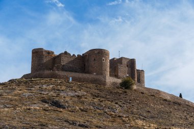 Consuegra, Toledo 'daki La Muela Kalesi. La Mancha 'nın bir simgesi. Orta Çağ 'da Knights Hastanesi' nin kalesiydi.