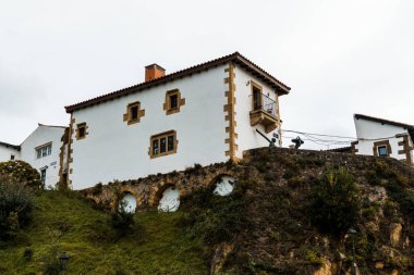 Getxo, İspanya - 10 Ekim 2024: Getxo 'daki Algorta Eski Limanı