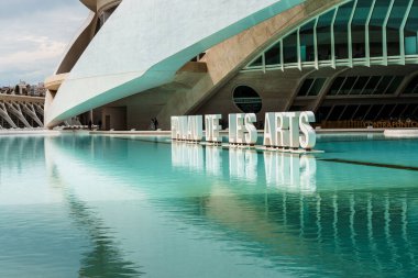 Valencia, İspanya - 15 Mayıs 2025 Valencia Sanat ve Bilim Şehri 'ne bakın. Ünlü İspanyol mimar Santiago Calatrava tarafından tasarlandı.