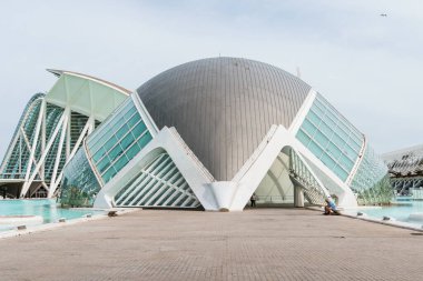Valencia, İspanya - 15 Mayıs 2025 Valencia Sanat ve Bilim Şehri 'ne bakın. Ünlü İspanyol mimar Santiago Calatrava tarafından tasarlandı.