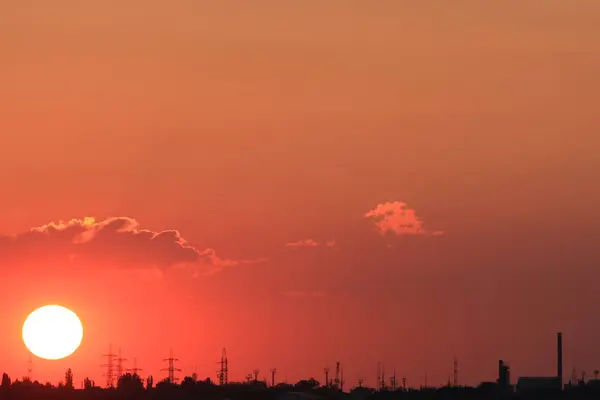 Oranje Lucht Met Een Stralende Zon — Stockfoto