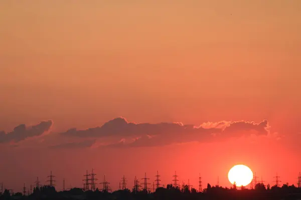Parlayan Bir Güneş Ile Turuncu Gökyüzü — Stok fotoğraf