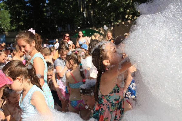 Οδησσός Ουκρανία Ιούλιος 2023 Παιδιά Έχουν Διασκέδαση Στο Πάρτι Αφρού Royalty Free Φωτογραφίες Αρχείου