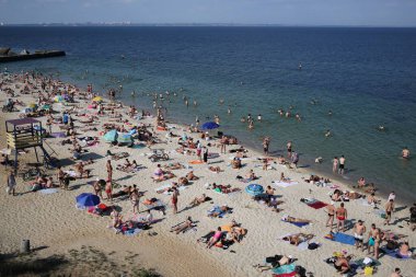 Odessa Ukrayna 13 Ağustos 2023 Odessa şehir yönetimi sakinlerinin bazı plajları ziyaret etmesine izin verdi. Bu, Rusya 'nın Ukrayna' ya karşı savaşında 530 gün içinde ilk kez oldu..