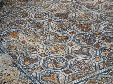 Efes, İzmir, Türkiye - Yaz 2024: Roma kenti Antik Yunanistan 'dan kalıntılar