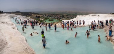 Pamukkale traverten terasları ve antik Yunan kenti Hierapolis, Türkiye