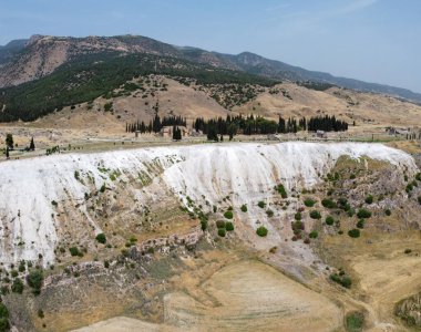 Pamukkale traverten terasları ve antik Yunan kenti Hierapolis, Türkiye