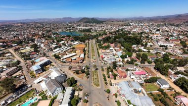 Madagaskar adasının manzaraları, Andsirabe şehrinin hava görüntüleri.